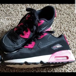 Girls Nike Air Maxes - size 1.5 youth